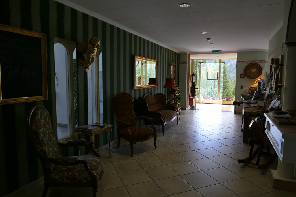 Apartments Castle Goms Eksteriør bilde